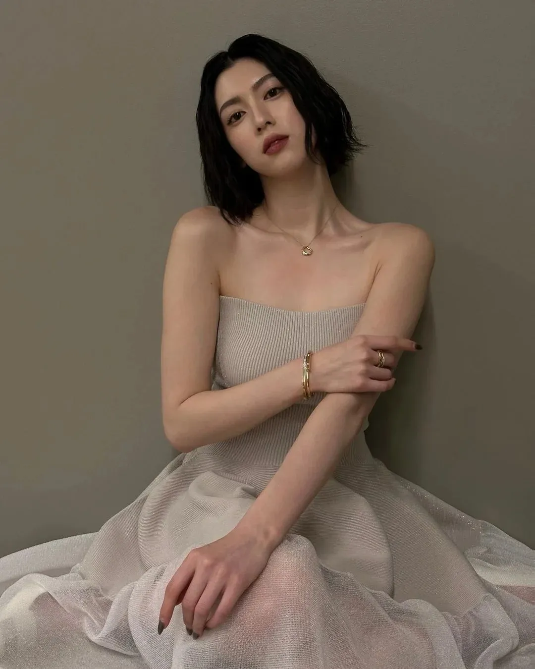 三吉彩花老衲曾经回眸一笑，迷得师太神魂颠倒。