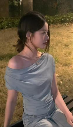 海南琼海人妻周敏瑶放弃对所有人的期待才最安稳。