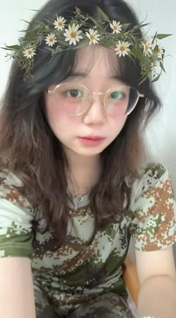 袁舒涵人总在不闻不问的日子里慢慢告别