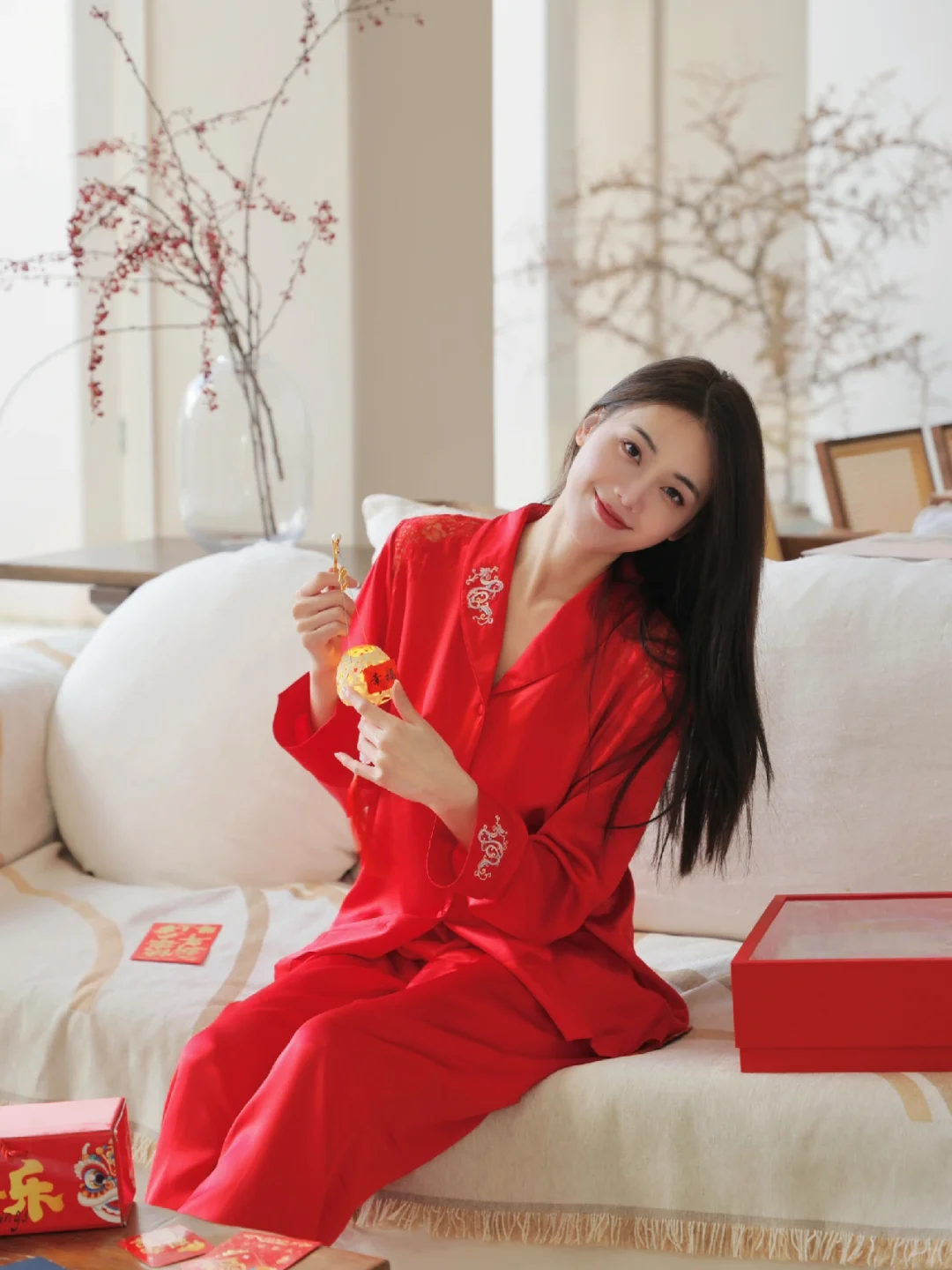 李李李姐姐呀 张灯结彩望春安，红色是新一年的仪式感