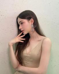 Dasha Taran 永远年轻永远讲话不听