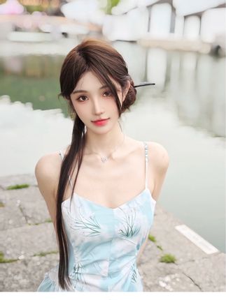 若琳Pepper：“梨花哪有江南女子香#小米civi4pro#诗里的春天有多美”