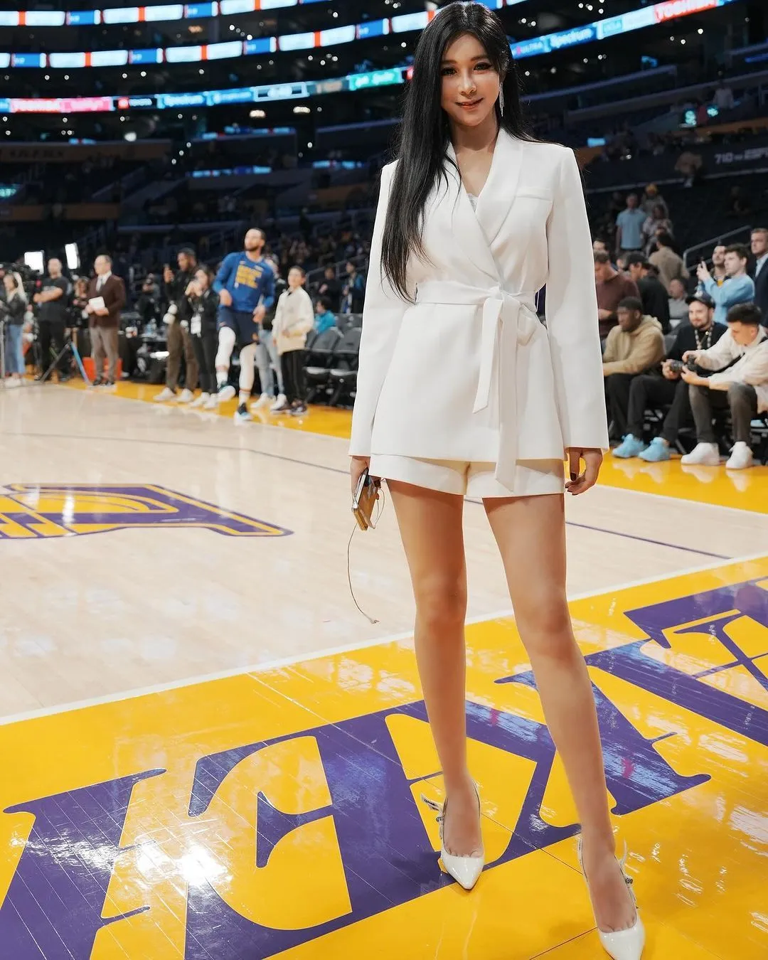 周玲安 NBA最美女记者！性感女神！真的超顶啊！