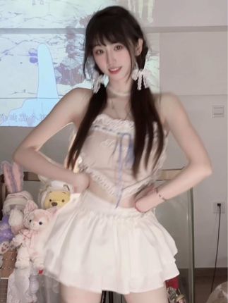 Katie小仙女：修补我的大门牙哒哒哒哒哒～#女大学生 #活泼可爱的小仙女