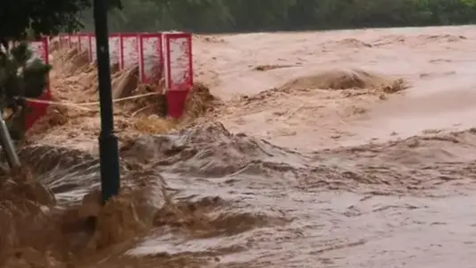 河南南阳出现特大暴雨