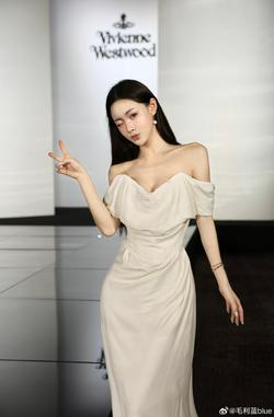 毛利蓝 vivienne westwood VOW BRIDAL婚纱