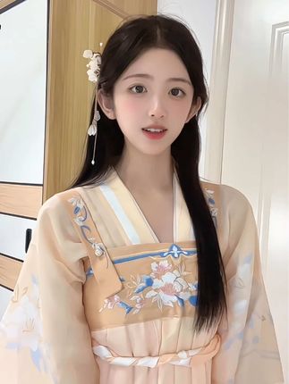 迷你鸭：陛下！听小女一言！#电子奸臣 #反差 #甜妹 #汉服 #赛博皇帝