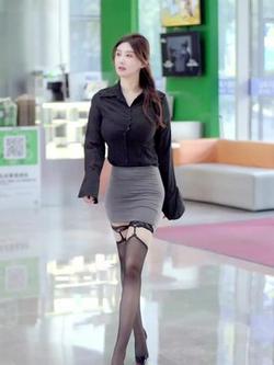 王俪丁：宝宝 你看着我真的没感觉吗？#御姐#女主管#反差