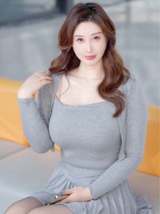 王俪丁：如果可以 和你一起也好～#微胖#女主管#御姐