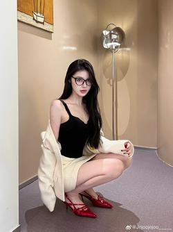 Jejoojejoo_____麻辣女教师的一天 总是忘记更新