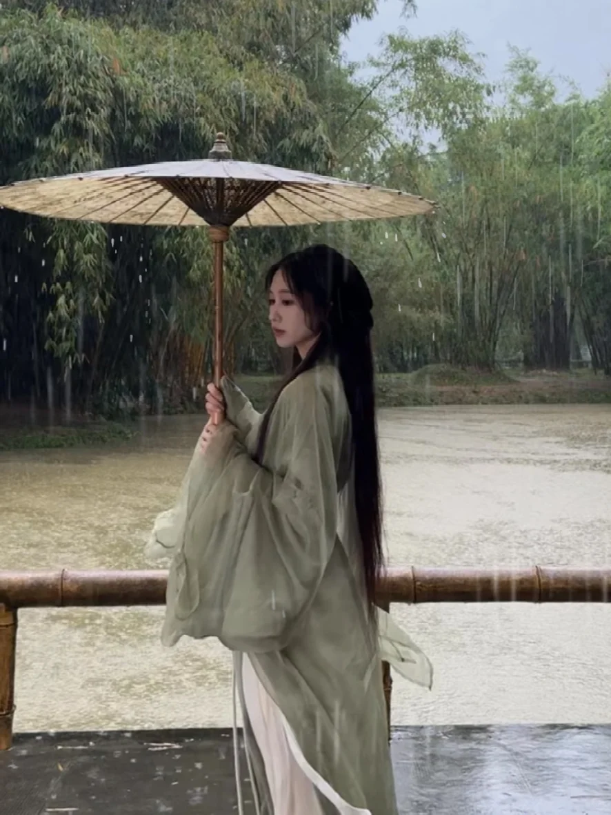 庙庙怪 不是江南，只是这座城市天天在下雨 - 小红书