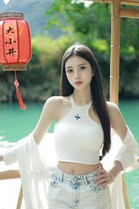 7哥.：你说我像个小孩总要你猜 我说你像个小孩总要我说才明白