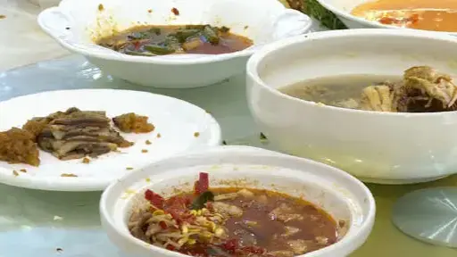 888元一桌的婚宴鱼是生的菜是臭的