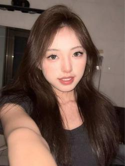 饼饼mi：终于能化妆了#sweetestpie #prettyup #不挂科
