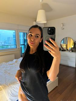 Danika Mori我年輕，需要你指點，但不需要你指指點點。