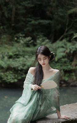 7哥.：花怎么会有意义  是我想见你