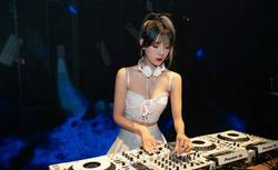 DJ AIYA一位感染力极强的DJ，对音乐有着深刻的理解