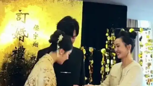 38岁女子当婆婆参加儿子订婚宴