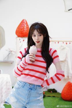 陈仟钰 也就是快40度的天我穿着毛毛衣服出门罢了[苦涩] ​​​