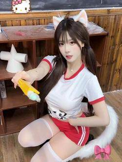 猫九酱Sakura：如果 有特别粘你的小猫  那一定是我变的^=w=^ #元气