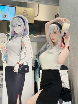 猫九酱Sakura：请喝奶茶的申鹤小姐。#原神枫丹 #喜茶 #cos