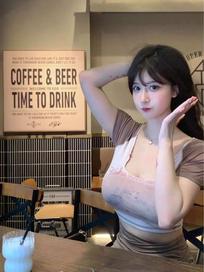 猫九酱Sakura：身边只有我可以吗.  #氛围感#甜御