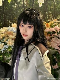 陈仟钰 发发 祝大家节日快乐[彩虹屁][抱一抱] ​​​