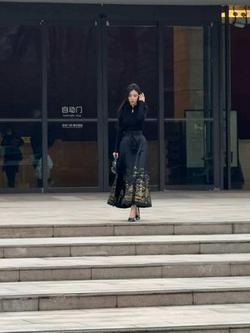 董子涵：黑色生命力女人#清冷 #射手座 #马面裙