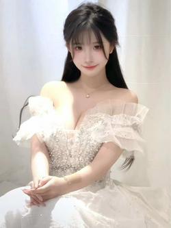 猫九酱Sakura：“ 你看 我说过我穿婚纱会很漂亮的 ”˶˃ ᵕ ˂˶ #婚纱 #甜妹