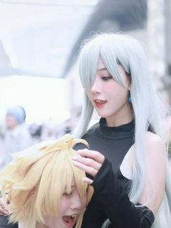 猫九酱Sakura：“ 梅利奥达斯 我真的好喜欢你 ”   #上海cp29漫展 #伊丽莎白#cos #美少女骑猪