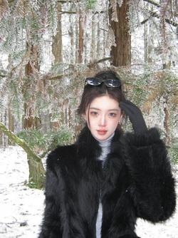 金冷鱼：把向往的地方 都变成走过的路。#仙女山 #雾凇美景 #ccd
