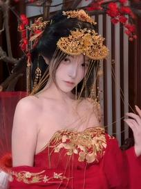 小水一号跳舞录屏这样的天气，连拍照都失去了色彩。