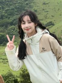 一条悠米：一起来山上吹吹风吧#美特斯邦威冲锋衣