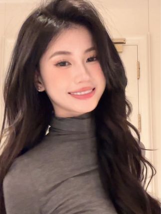 无语的田：没想到吧我还有 是谁拍到了水灵灵的拍立得。#拍立得
