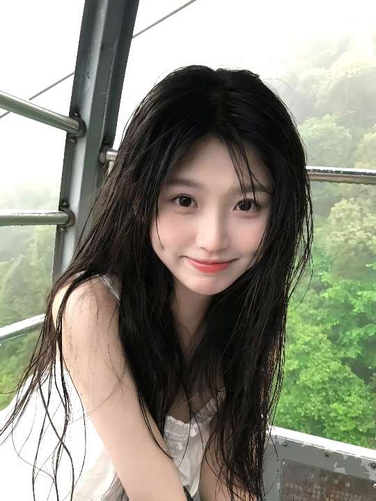 李丽欣：你当时特别的可爱 但能不能靠近点