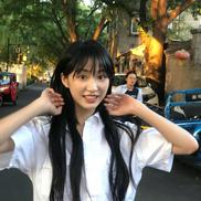 杨肸子：头像大户来咯～#甜妹 #看镜头 #黑长直 #原相机#头像
