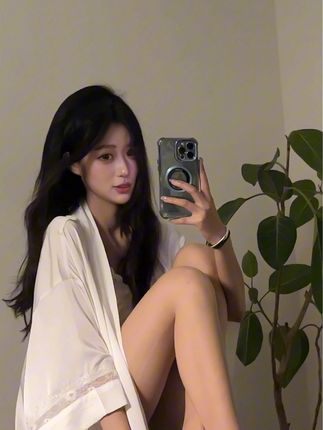 晚若菜菜子：#晚若一触倾心 #自由感拍摄风格真的绝了 #清冷感