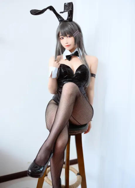 汪知子黑丝兔女郎麻衣