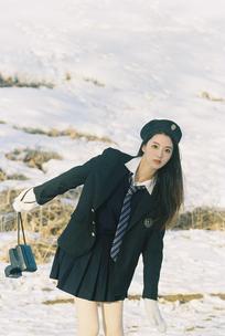 何子怡：“浪漫的年纪一定要活得自信且大胆”