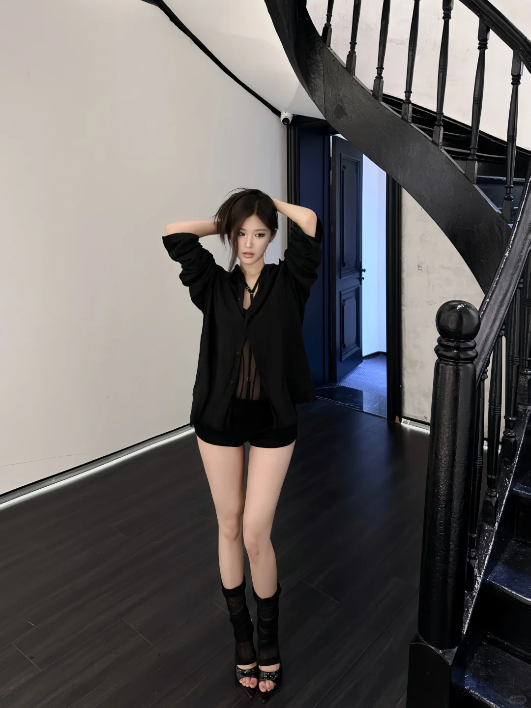 Miuny today in black - 小红书