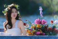 哈喽kitty白鹿 花环 鲜花 5K美女壁纸