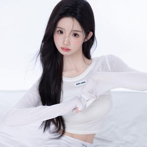 小娜宝宝：出门前：姐是高跟鞋女王 出门后：谁的运动鞋借我穿 #意想不到的结局 #高跟鞋 #甜妹