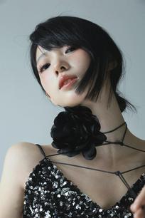 yangqiannan：浓黑。#le #黑色大丽花 #黑色系 #审美 #随拍