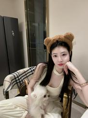 付付：#我和狗狗 #今日穿搭look 今天迟到啦