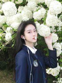 王梓莼主动的人，和命运一起走，被动的人，命运推着你走。