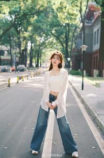 小何同学yo而在寒风刺骨的时候，也可以温暖自己。