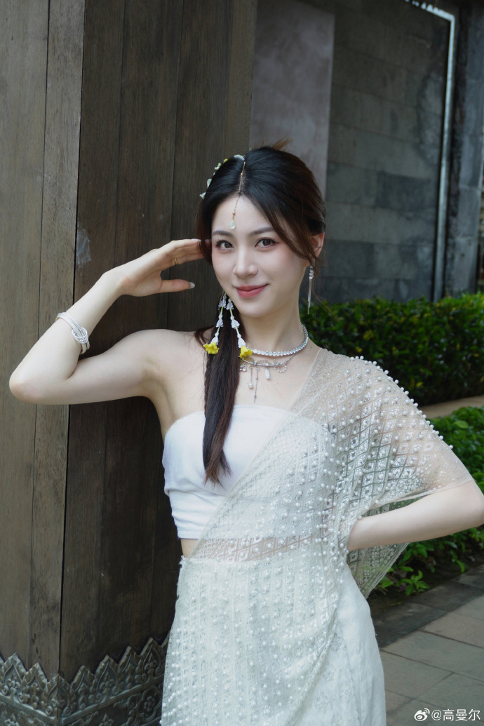 高曼尔 先发四张嘿嘿~#我的OOTD##日常碎片PLOG# ​​​