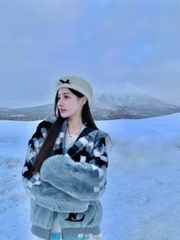 翟一青很多女人一旦陷入感情，就容易失去分寸。