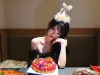 董颜第一次在剧组过生日，我是超幸福宝贝 #明星生日汇# ​​​