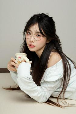 蛋挞小屁孩：我希望我平静 幸福 不麻木的那种